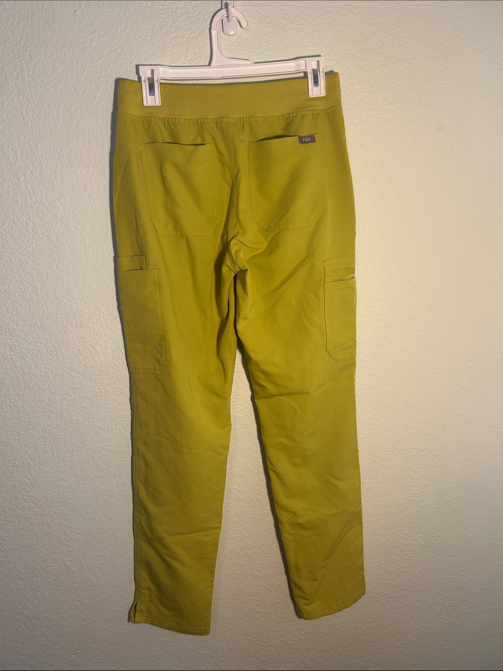 Figs Chartreuse Yola Yoga Scrub Pants Size Small - Picture 2 of 4